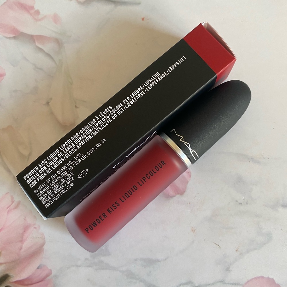 975 RUBY BOO ~ MAC Powder Kiss Liquid Lipstick Lipcolor, .17 OZ/ 5ml NIB - Picture 3 of 5
